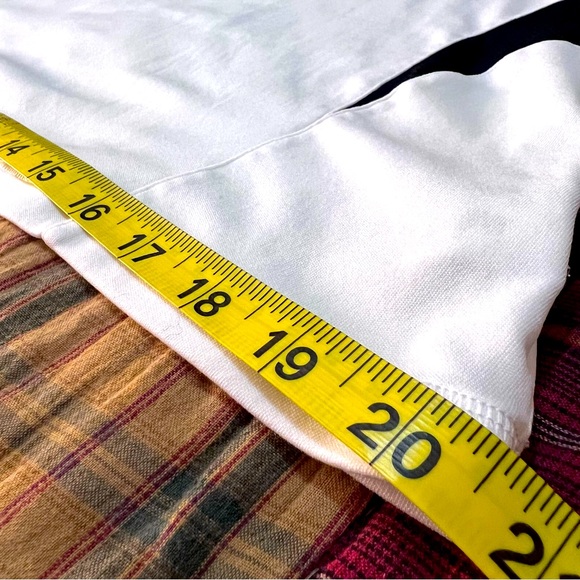 Under Armour Vented Quick dry Cooling Sport Top - Picture 9 of 11